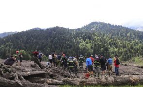 Sobe para 21 número de mortos em deslizamento de terras na Geórgia