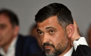 Sérgio Conceição quebra silêncio depois de recusar-se a sair do relvado