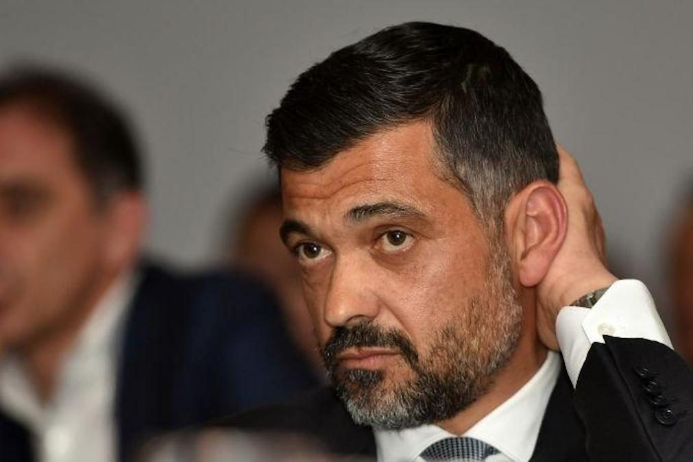 Sérgio Conceição quebra silêncio depois de recusar-se a sair do relvado