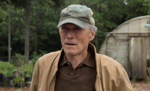 Clint Eastwood - chocado com morte da amante