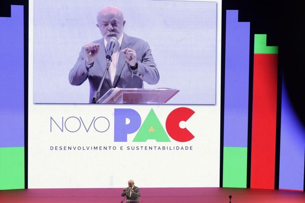 Brasil anuncia plano de 320 mil ME de investimentos públicos e privados