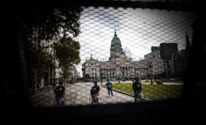 Polícia evacua sede do governo da Argentina após falsa ameaça de bomba