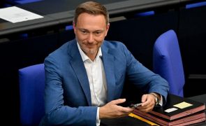Ministro das Finanças alemão em Kiev para mostrar apoio de Berlim
