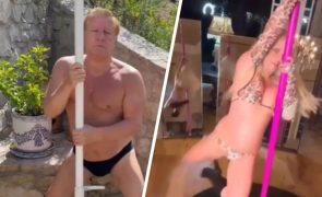Herman José em cuecas imita Britney Spears agarrado ao varão