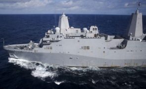 Ausência inédita de chefias militares dos EUA atinge Marinha com bloqueio Republicano