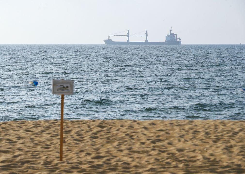 Primeiro cargueiro deixa porto ucraniano no Mar Negro por nova rota marítima