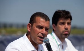 Federação de canoagem com 