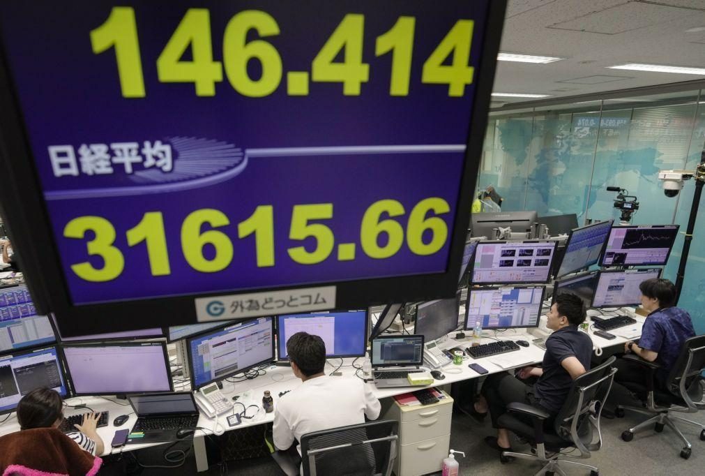 Bolsa de Tóquio abre a perder 0,67%