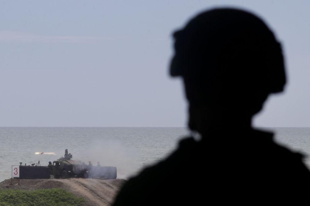 Taiwan deteta 42 aviões militares chineses nas imediações da ilha