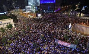 Mais de 100 mil israelitas voltam a protestar contra reforma de Netanyahu