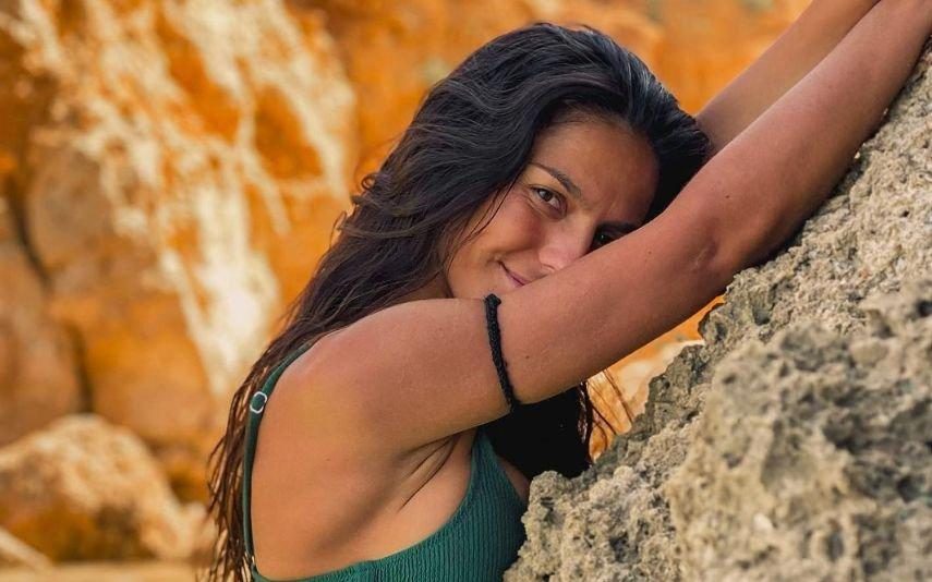 Gabriela Santana Aumenta a temperatura em topless: 