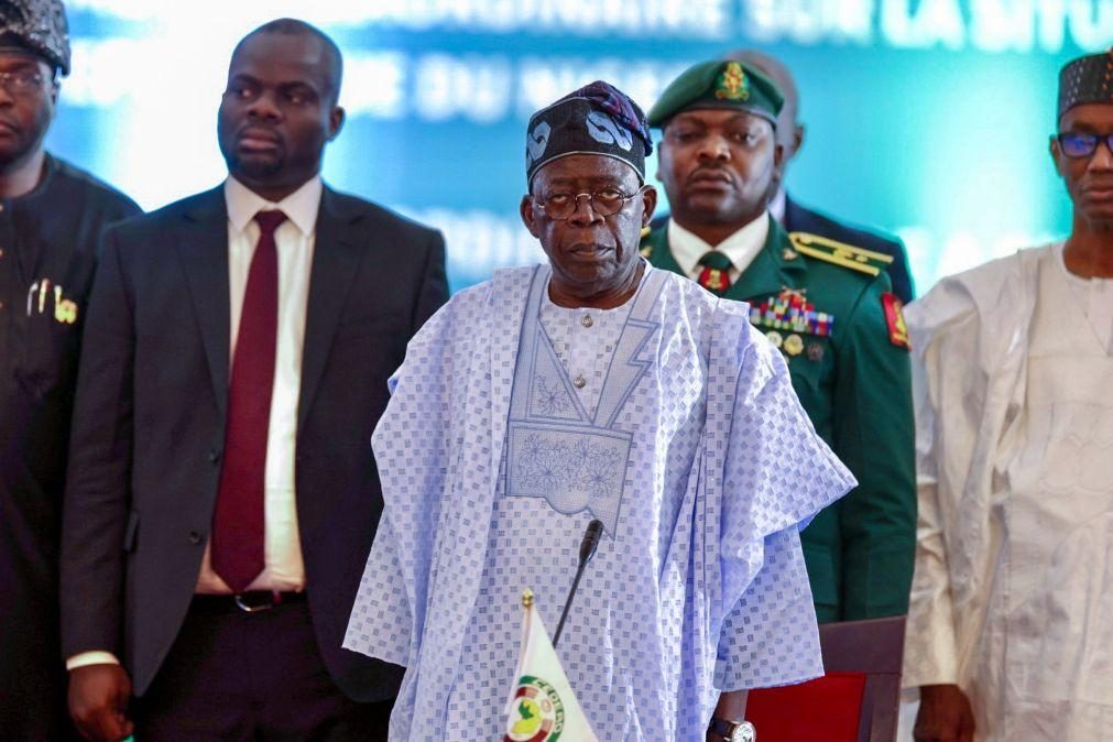 Presidente da Nigéria dá posse a 45 ministros reconhecendo 