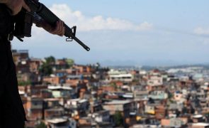 Polícia do Rio de Janeiro receberá 920 euros por cada fuzil confiscado