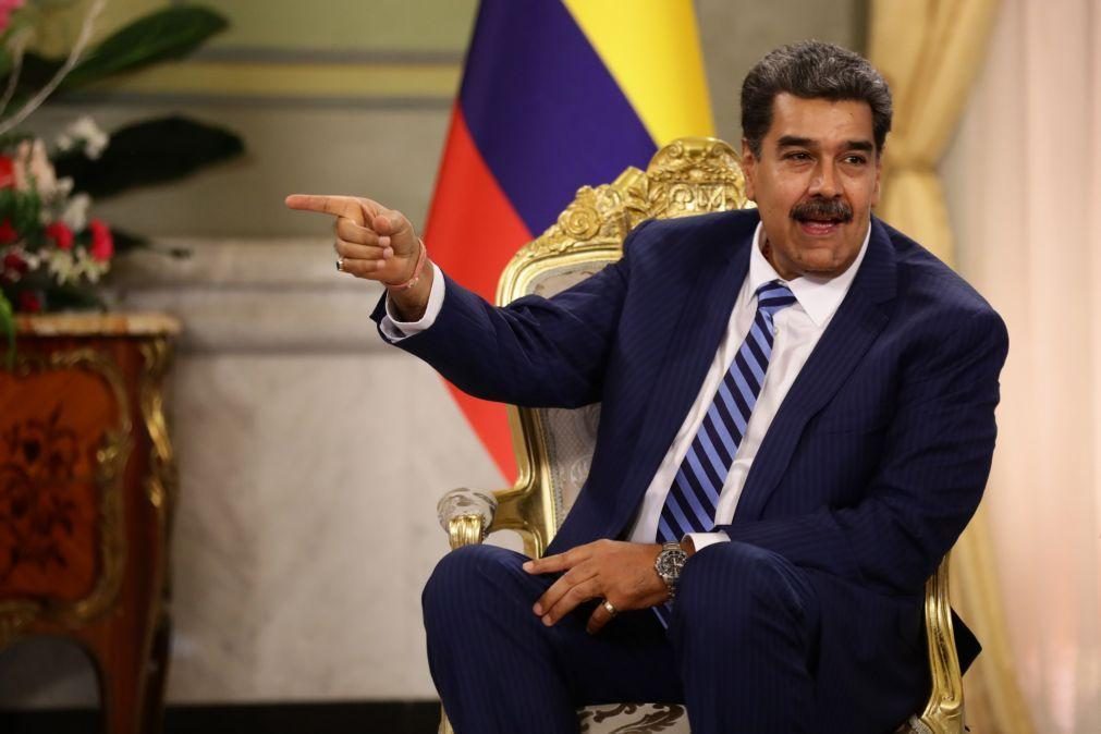 Presidente da Venezuela ativa milhões de milicianos para prevenir golpe de Estado