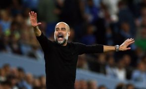 Pep Guardiola operado às costas e falha próximos jogos do Manchester City