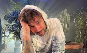 Paulo Vintém Revelado identidade da morena que estava com o cantor no Algarve