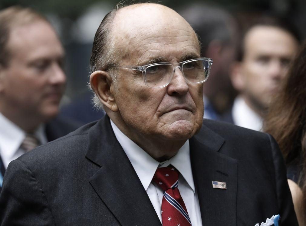 Ex-advogado de Trump Rudy Giuliani entrega-se às autoridades da Geórgia