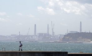 Japão começa descargas de águas residuais da central nuclear de Fukushima