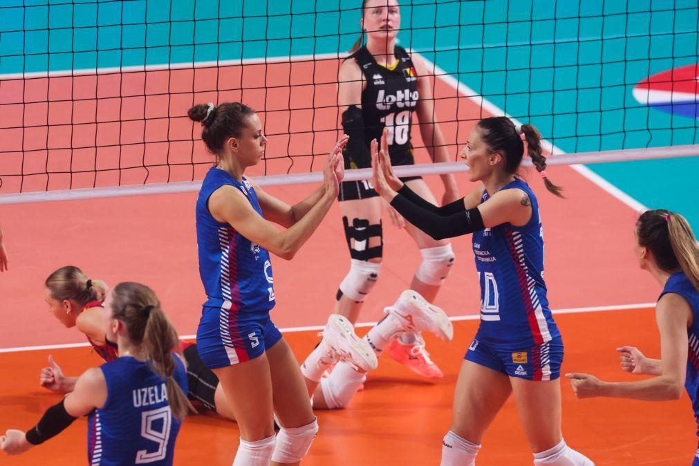 Sérvia e Turquia vencem grupos a caminho dos 'oitavos' do Europeu feminino de voleibol