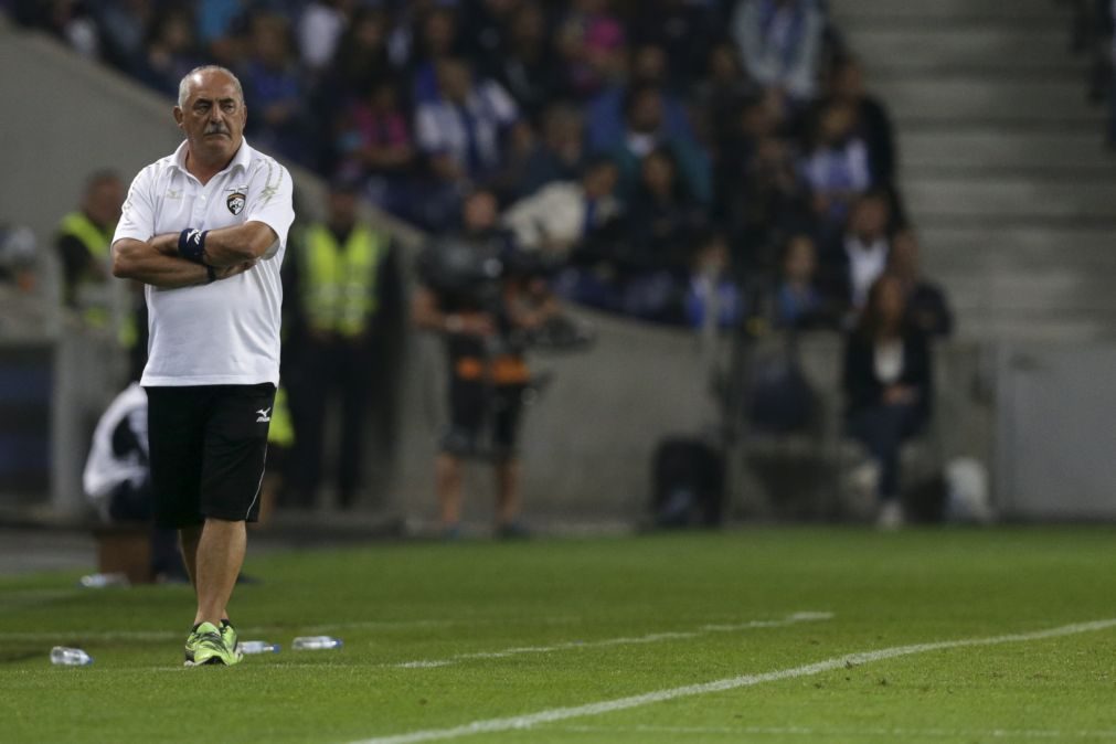 Vítor Oliveira diz que Portimonense vai defrontar o FC Porto «sem medo»