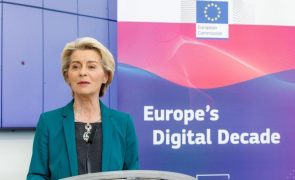 UE incute valores europeus no digital com novas regras para plataformas - Von der Leyen