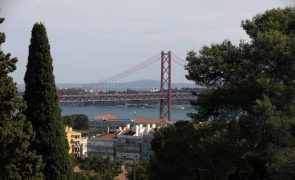 Comboios e carros voltam a circular na Ponte 25 de Abril, embora com perturbações