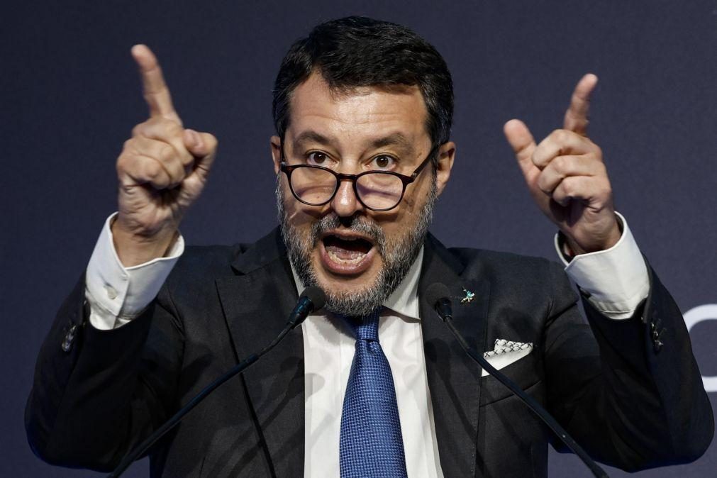 Matteo Salvini defende novo endurecimento da política migratória