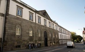 Universidade do Porto destaca que tem seis cursos nos 10 com nota mais elevada