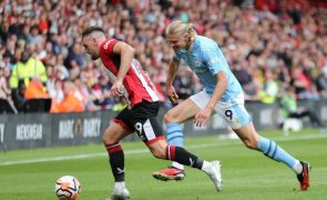 Manchester City vence na visita ao Sheffield e assume liderança da 'Premier'