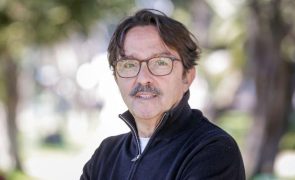 Carlos Cunha Sente-se mal no jogo do Sporting e sai do estádio de ambulância