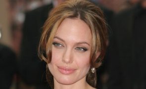 Angelina Jolie - Envia email a Brad Pitt: “É impossível escrever isto sem chorar”