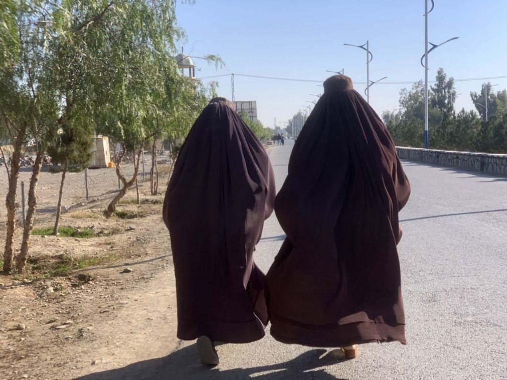 Talibãs vetam acesso de mulheres a parque nacional no Afeganistão