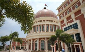 Parlamento angolano adia votação final da proposta que reduz o IVA por falta de consenso