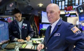 Wall Street encontra novo impulso com dados sobre o emprego e fecha em alta