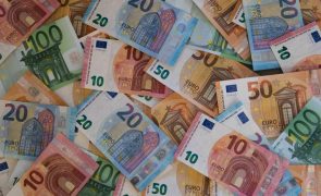 Euro supera 1,09 dólares após dados da economia norte-americana
