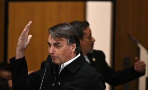 Jair Bolsonaro depõe na polícia brasileira sobre joias vendidas no exterior