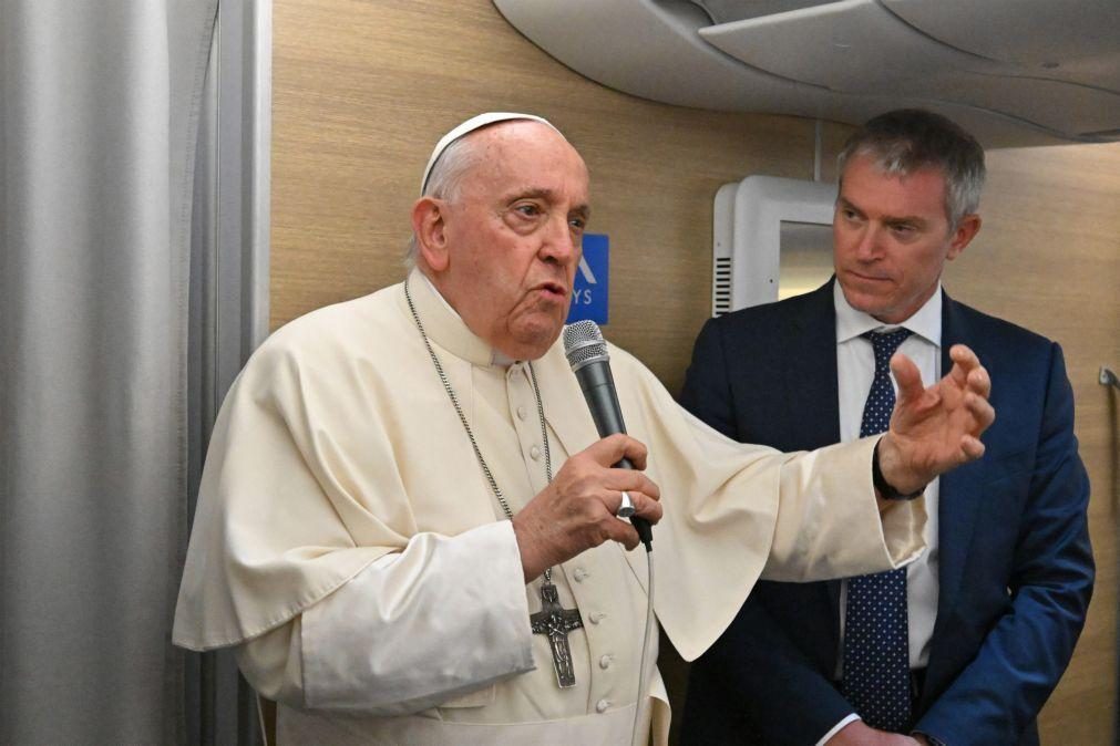 Francisco chega à Mongólia na primeira visita de um papa ao país