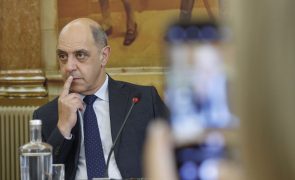 Mais de mil médicos subscreveram carta a Manuel Pizarro a recusar horas extras