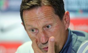 Roger Schmidt diz que Benfica vai tentar marcar logo de início no jogo com o Guimarães