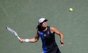 Iga Swiatek, número um mundial, apura-se para os oitavos de final do US Open