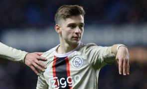 Avançado Francisco Conceição regressa ao FC Porto por empréstimo do Ajax