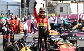 Carlos Sainz oferece 'pole position' caseira à Ferrari no GP de Itália