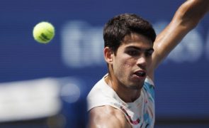 Carlos Alcaraz qualifica-se para os oitavos de final do US Open