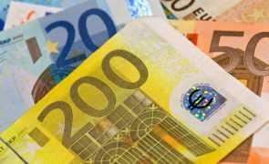 Euro sobe mas continua abaixo dos 1,08 dólares
