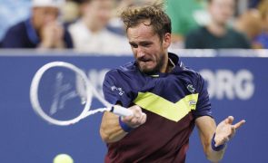 Daniil Medvedev apura-se para os quartos de final do US Open