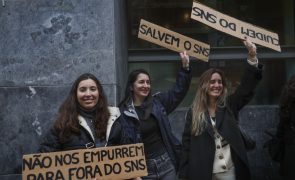 Médicos manifestam-se hoje perante reunião da OMS no Porto