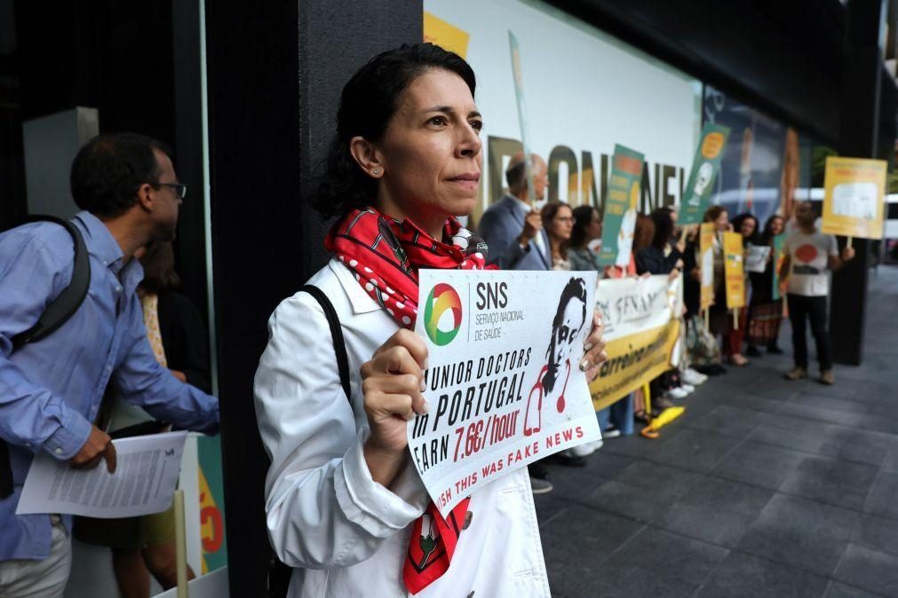 Médicos protestam no Porto para exigir melhores salários e condições no SNS