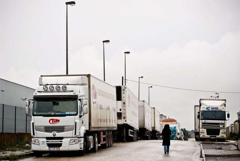 Governo altera regimes temporários e cria apoio para transporte de mercadorias