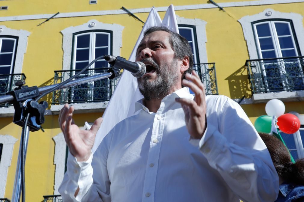 Governo e professores chegam a compromisso depois de 10 horas «presos a pormenores»