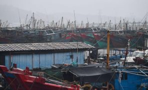 Tempestade tropical Haikui faz dois mortos e força retirada de milhares na China